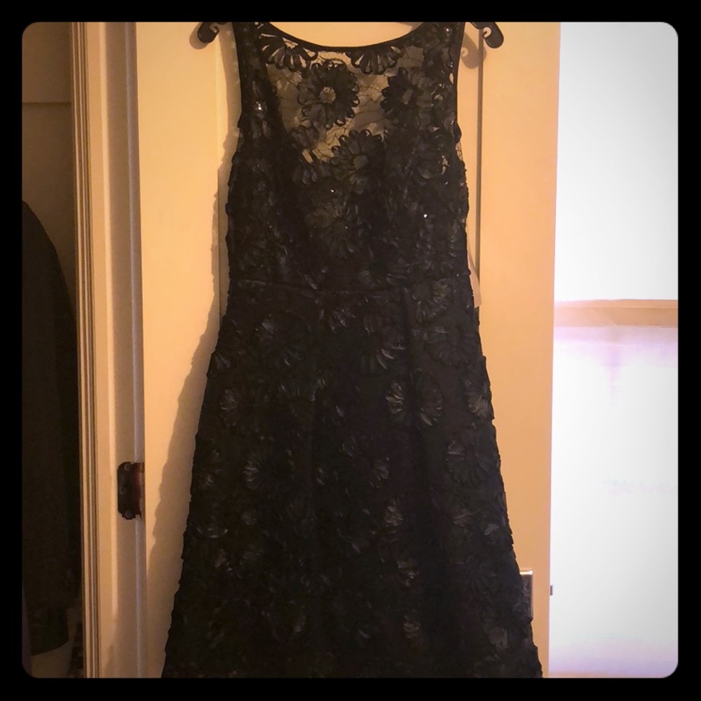 Theia Black Floral Cocktail Dress size 6 New w/tag
